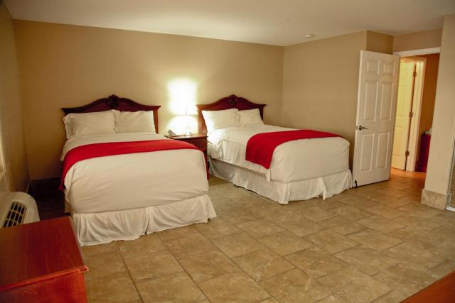 Lake Grassy Inn & Suites — photo 10