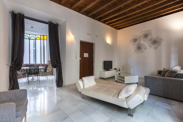 tuGuest Elvira Suites — photo 13