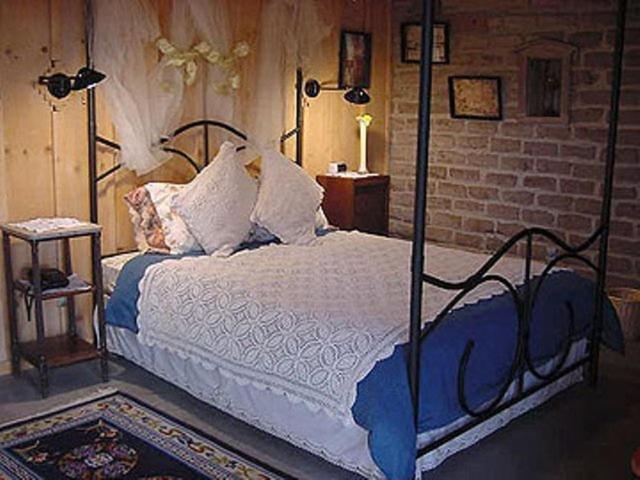 Silver River Adobe Inn Bed and Breakfast — photo 9