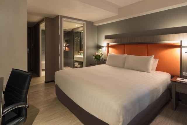 Grand 5 Hotel & Plaza Sukhumvit Bangkok — photo 14