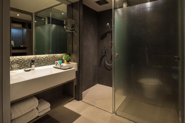 Grand 5 Hotel & Plaza Sukhumvit Bangkok — photo 22
