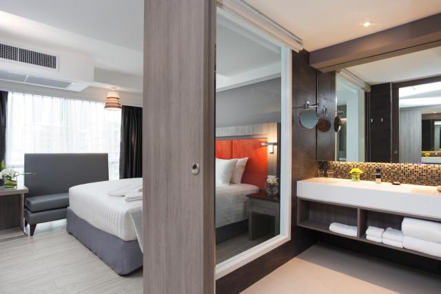 Grand 5 Hotel & Plaza Sukhumvit Bangkok — photo 10