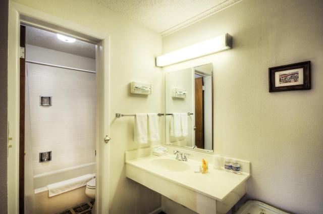 Roadrunner Lodge Motel — photo 15