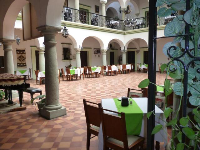 Hotel Monte Alban - Solo Adultos — photo 10