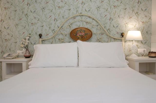 Basic Hotel Puerta de Sevilla — photo 9