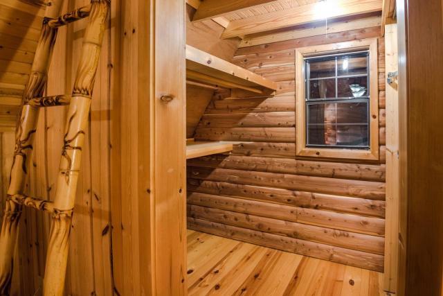 A Still Point Cabin — photo 21