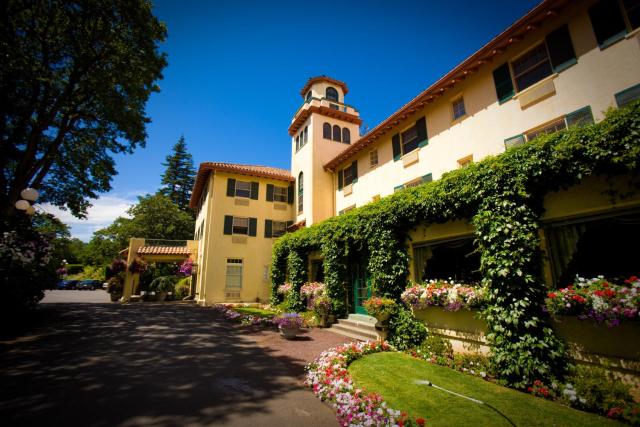 Columbia Gorge Hotel & Spa — photo 10