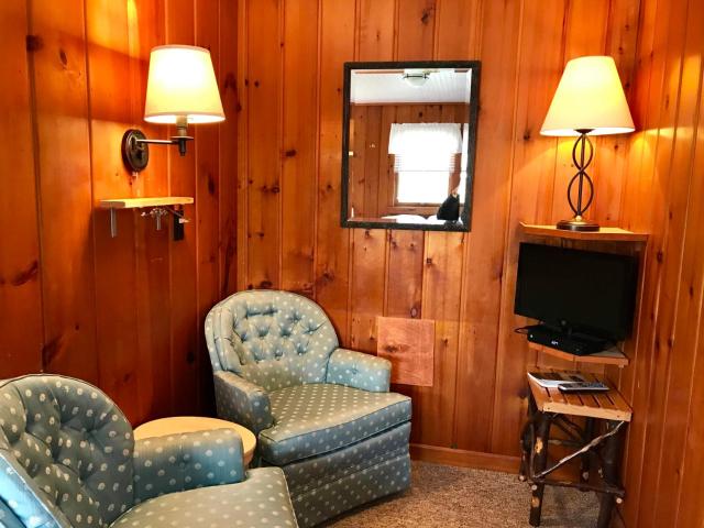 Cedar Ridge Cabins — photo 22