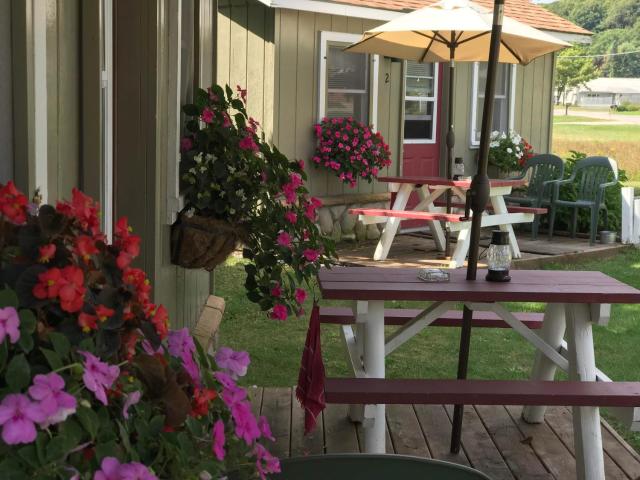 Cedar Ridge Cabins — photo 19