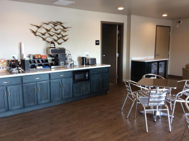 Scenic Shore Inn — photo 13