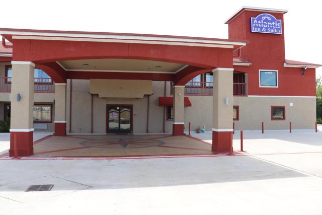 Atlantis Inn & Suites — photo 10
