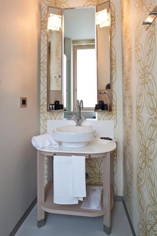 Nu Hotel — photo 17
