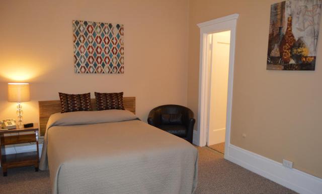 Plaza Motel — photo 10
