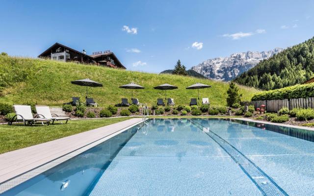 Hotel Portillo Dolomites 1966' — photo 2
