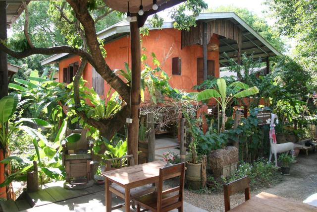 Baannoi Nornmuan retreat vacation rental & workshop Chiang Mai — photo 6