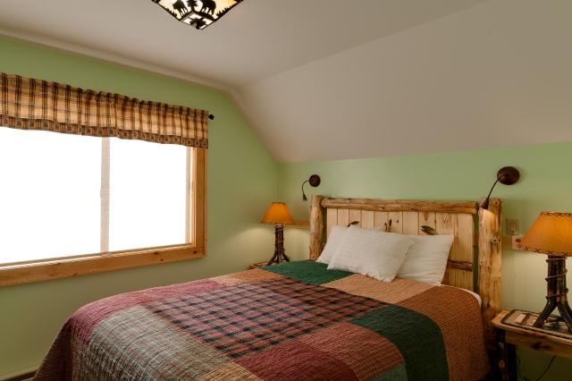 Cobble Mountain Lodge — photo 23