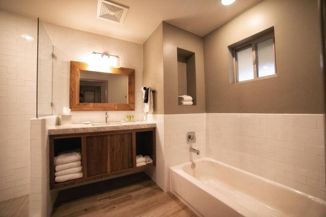 Driftwood Lodge — photo 12