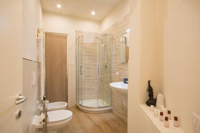 Regis Condo — photo 8