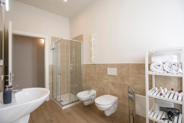 Regis Condo — photo 13