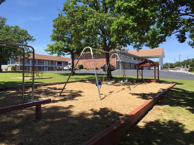 Twelve Oaks Inn — photo 15