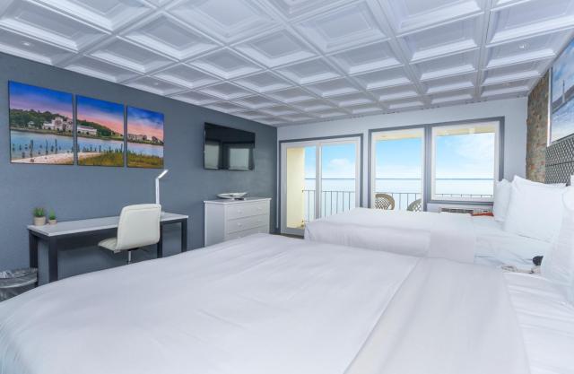 Terrace Bay Hotel - Lakefront — photo 15