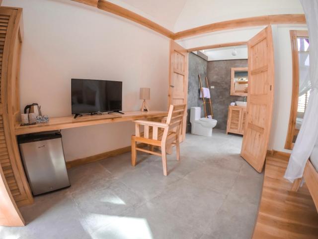 Bermuda Triangle Bungalows — photo 11
