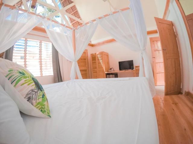 Bermuda Triangle Bungalows — photo 12