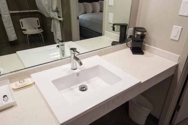 Americana Modern Hotel — photo 24