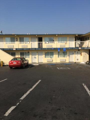 Economy Inn — photo 11