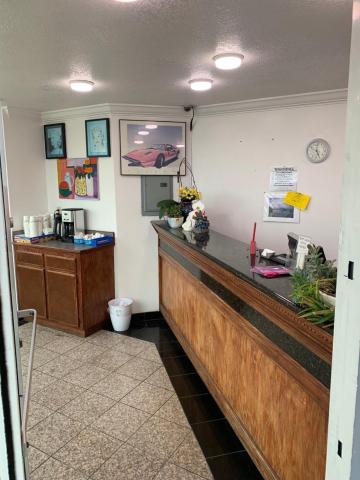 Economy Inn — photo 4