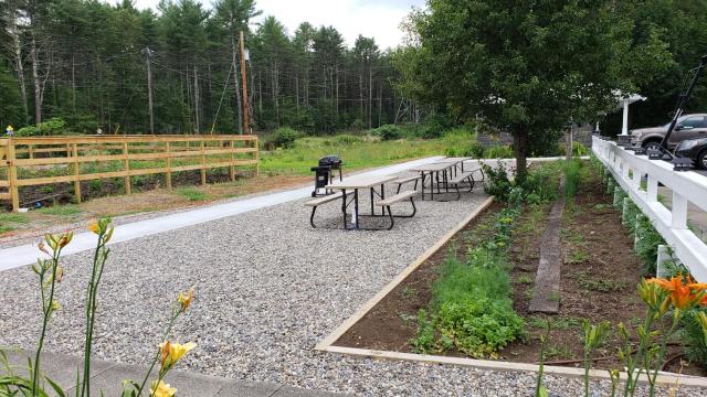 Sara Glen Motel - Saratoga Springs-Glens Falls — photo 11