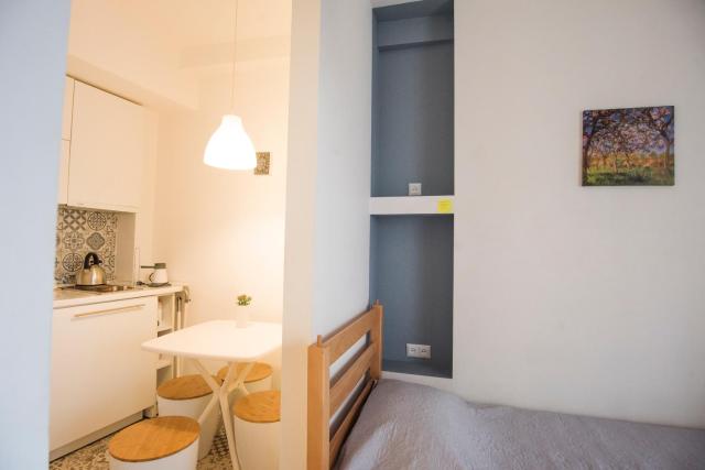 One-Bedroom Apartment — Meidan Suites