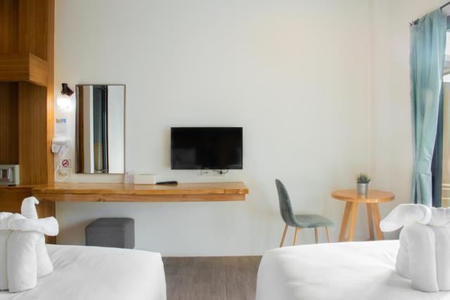 Field-D House — photo 19