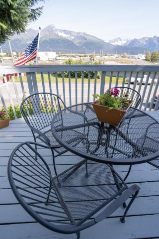 Bears Den Alaska Lodging — photo 23