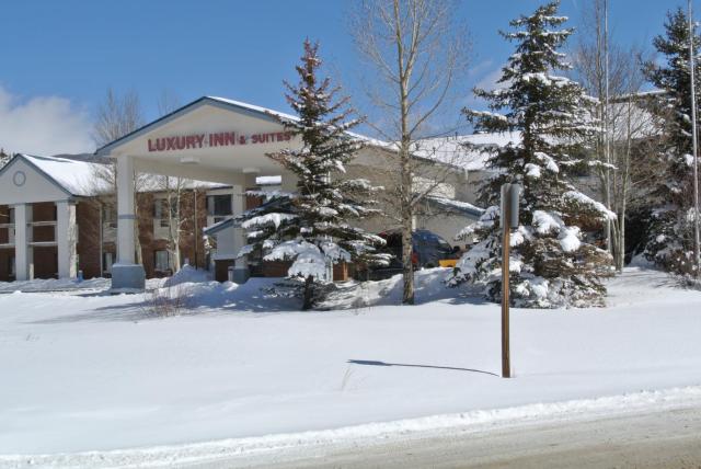 Luxury Inn & Suites — photo 17