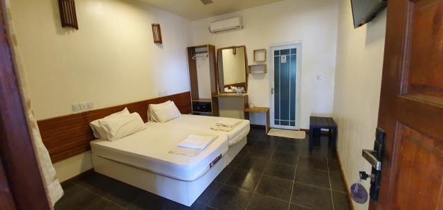 Surf Deck Guest House — photo 12