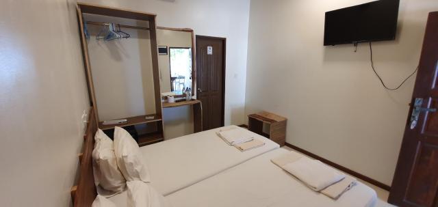 Surf Deck Guest House — photo 16