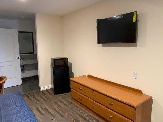 Desert Inn Motel — photo 5