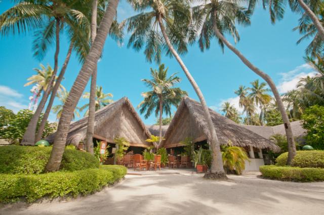 Deluxe Sky Room with Balcony — Biyadhoo Island Resort