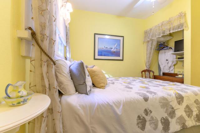 Beachrunners Inn — photo 22