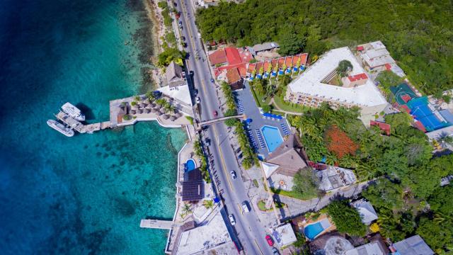 Casa del Mar Cozumel Hotel & Dive Resort with free access to an exclusive beach club — photo 15