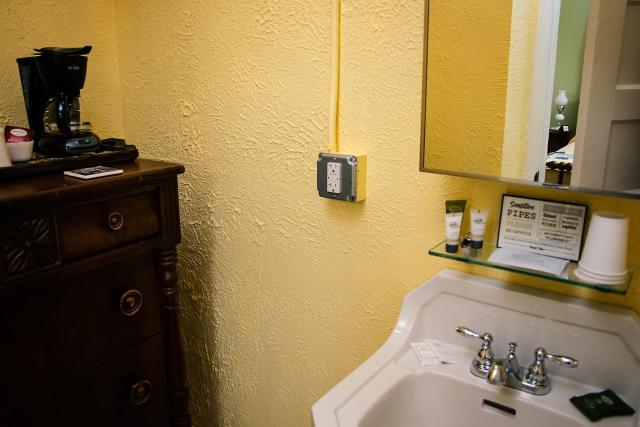 Rockwood Motor Court — photo 21