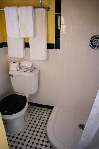 Rockwood Motor Court — photo 22