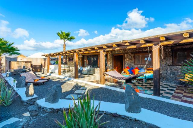 Finca De Arrieta Village - Yurts and Stone Cottages - Shared Pool - Walking distance to Arrieta Beach - Off Grid — photo 10