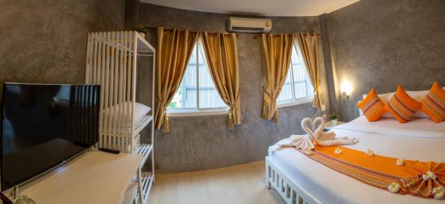 Ban's Avenue Guesthouse — photo 10