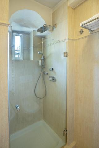 Dynasty Suites Downtown Apartments — photo 18