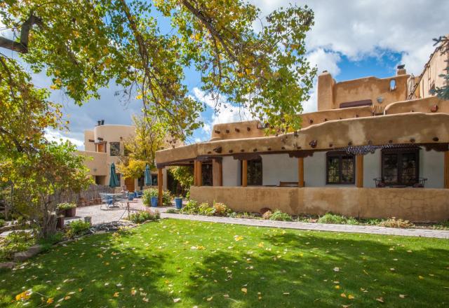 Inn on La Loma Plaza — photo 18