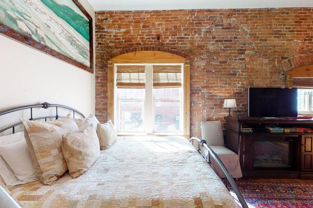 Jarvis Suite Hotel — photo 14