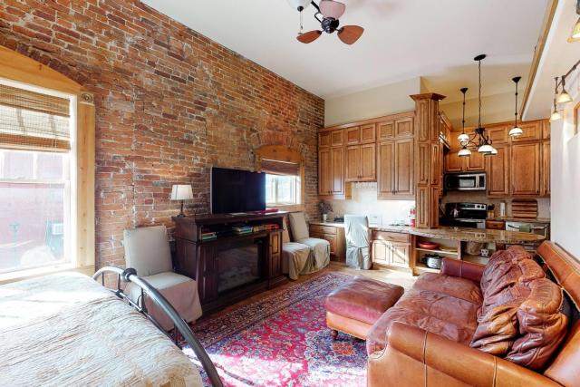 Jarvis Suite Hotel — photo 12