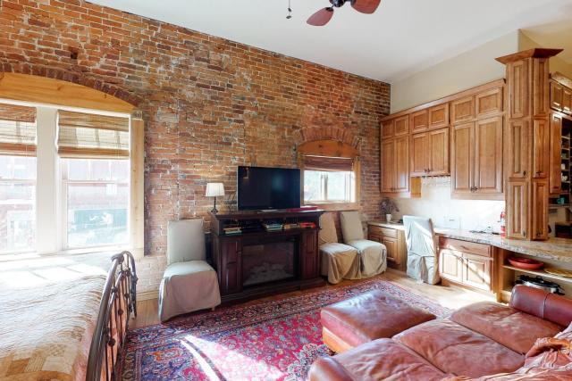 Jarvis Suite Hotel — photo 18